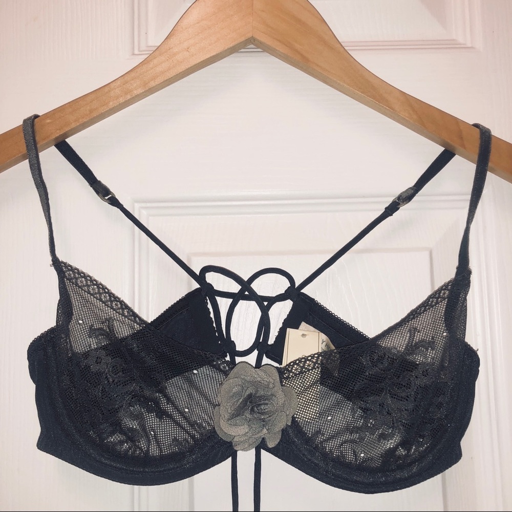 NWT Lace Lingerie Bra & Panty set 🌺